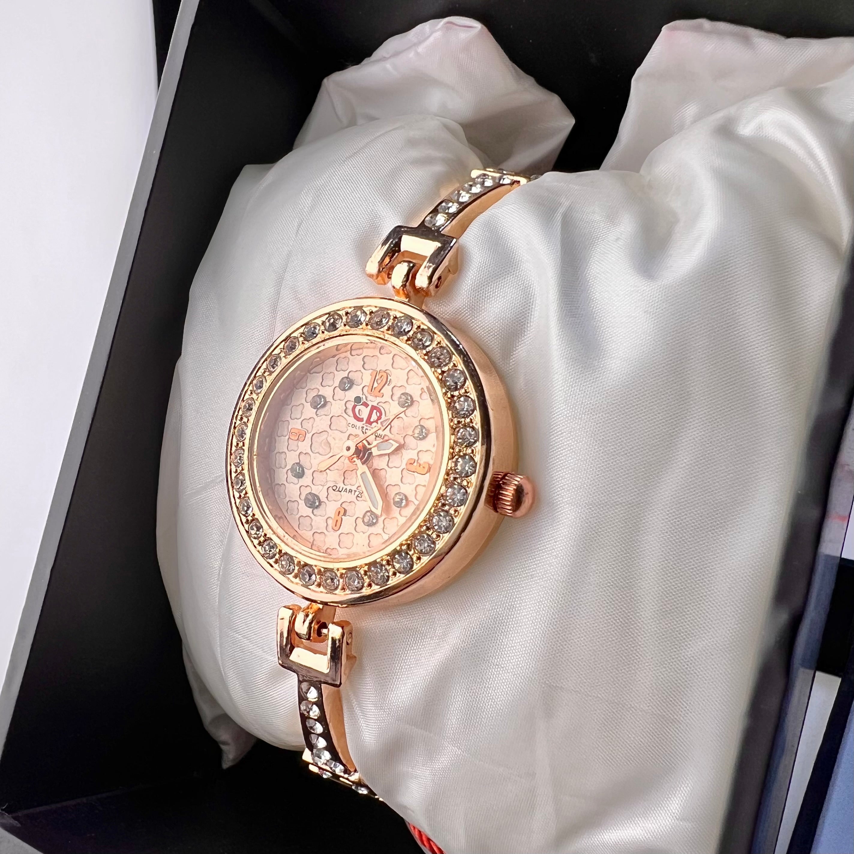 Ladies Fusion Watch – Unique Half Rubber & Chain Strap with Stylish Color